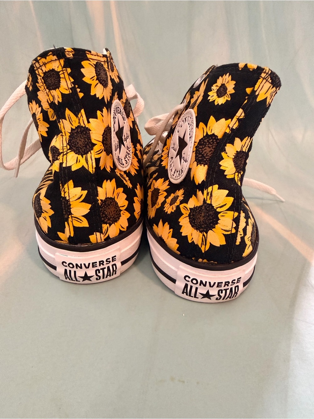 Converse 🌻 Size 8 😎 PERFECT! - Picture 3 of 4